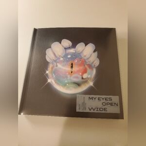 MEOVV - 1ST EP ALBUM [MY EYES OPEN VVIDE] (PHOTOBOOK VER.) Orb Kpop Album Ver
